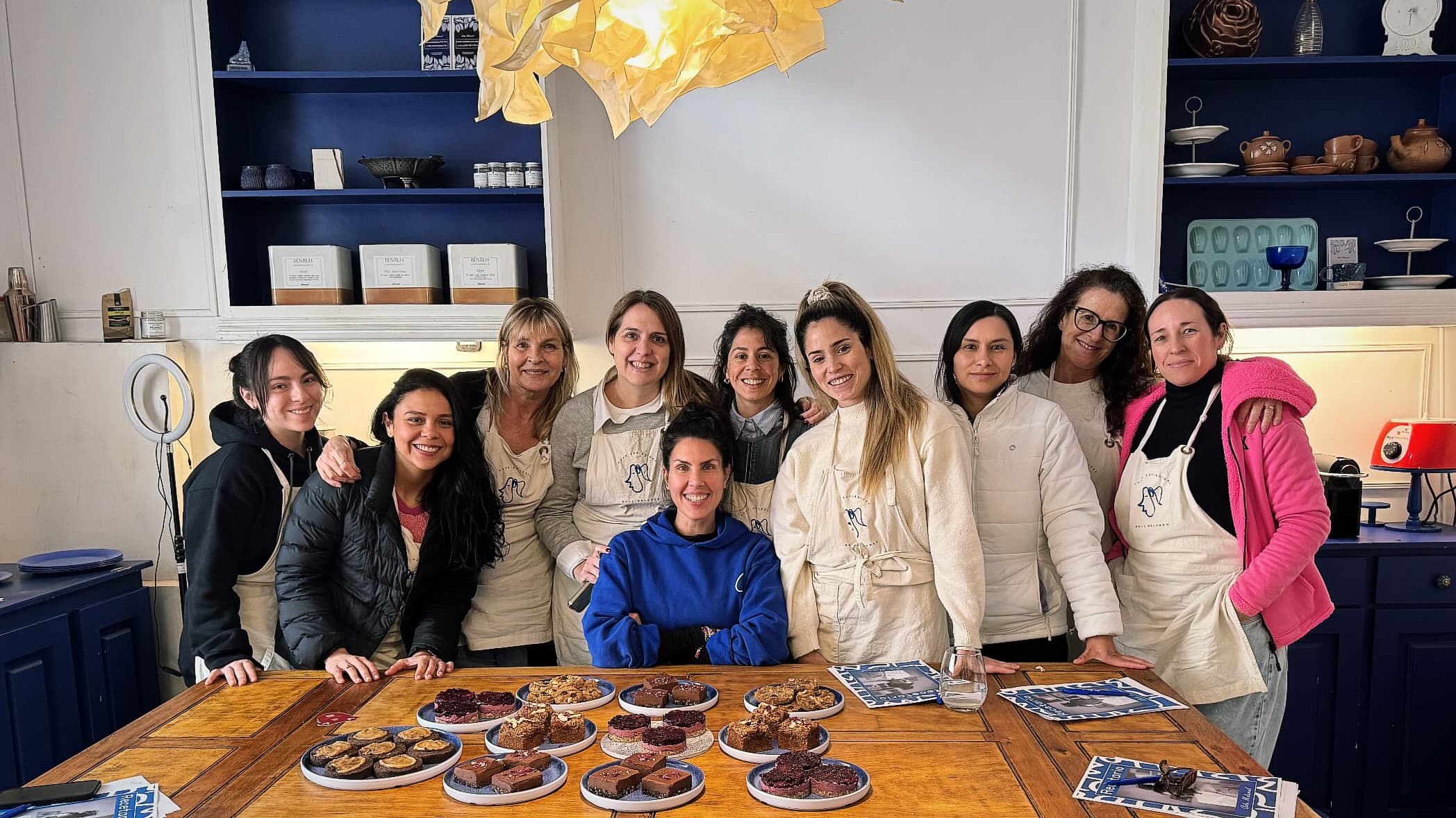 Belu Melamed enseñando en clase de pastelería