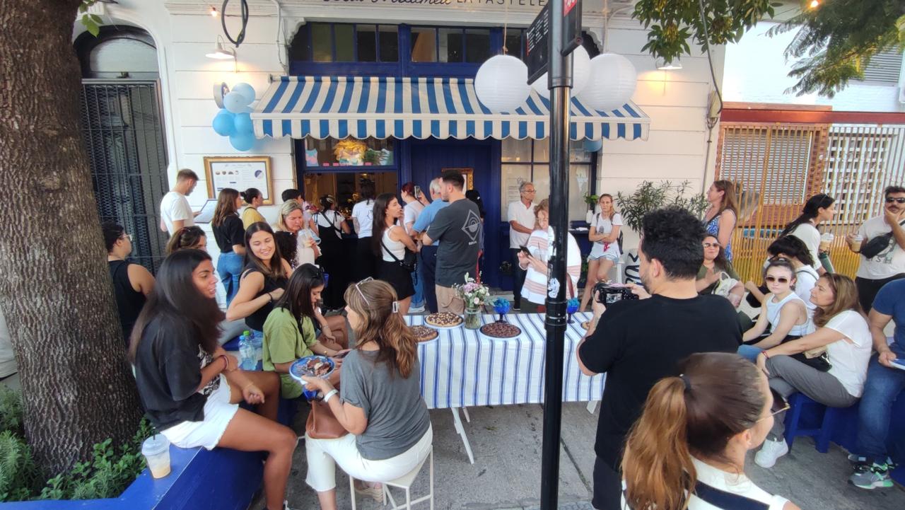 Encuentro en la pastelería de Belu Melamed